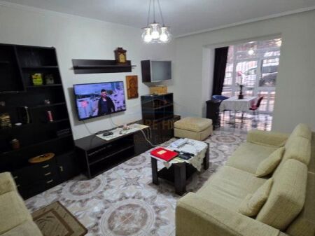 Affitto, Appartamento 2+1, Blloku, Tirana.