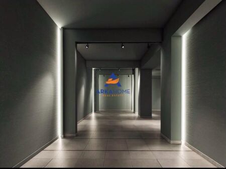 MAGAZZINO E NEGOZIO IN AFFITTO 300 M2 "VICINO A GOLDEN PARK, PALAZZO ROSSO" 200.000 LEKE