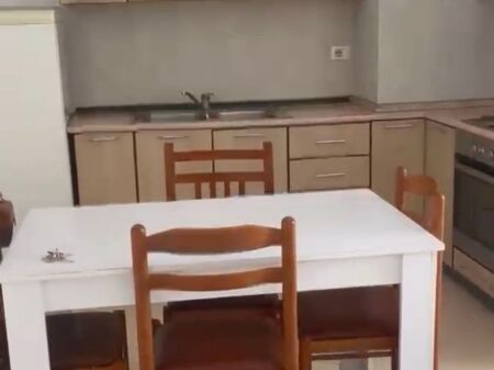 Rr. Jordan Misja, jepet me qira apartament 1+1!