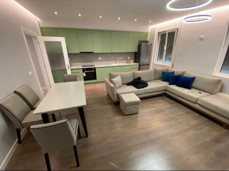 Shitet Apartament 2+1 Liqeni i Thate