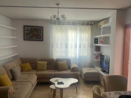 Apartment 2+1 for rent in Yzberisht!