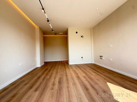 APARTAMENT 1+1 PER SHITJE NE BLLOK!