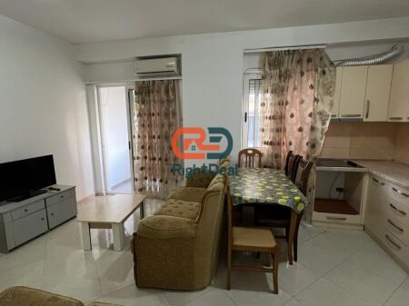 Ne Porcelan, Shitet Apartament 1+1 Me Orientim Perfekt!!