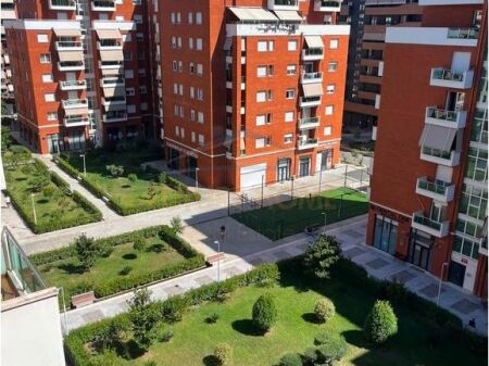 Shitet Apartament 2+1+2 me 2 Poste Parkimi, Kompleksi SimaCom, Unaza e Re