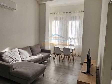 Shitet, Apartament 2+1, Rruga Frosina Plaku, Tiranë.