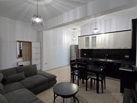Qera | Shtëpi private 1 + 1 | Rruga Haki Shehu | 400 €/muaj