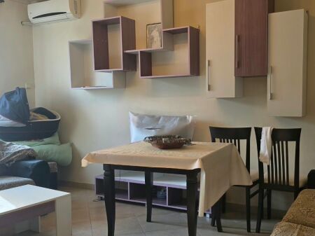 Shitet apartment 1+1 tek Varri Bamit