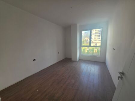 📍Porcelan Rezidenca Splendor Shitet Apartament 2+1+2