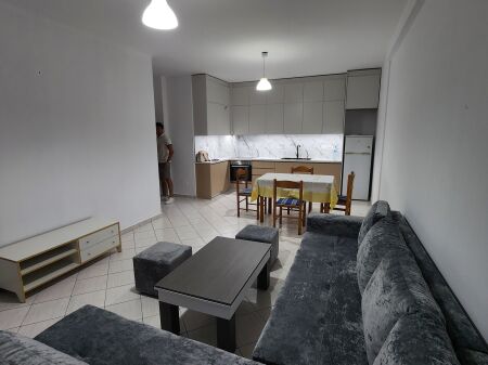 Affittasi appartamento 2+1 nel complesso Romarion ad Astir.