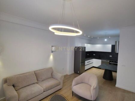 APARTAMENT 1+1 NË SHITJE RRUGA KAVAJES