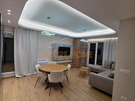 Shitet, Penthouse 2+1+2+Verandë+2 Poste Parkimi, Bulevardi Zhan D'ark, Tiranë