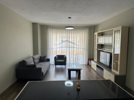 Qera,Apartament 1+1,Unaza Re !