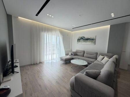 SARANDË, SHESIM APARTAMENT 2+1+2