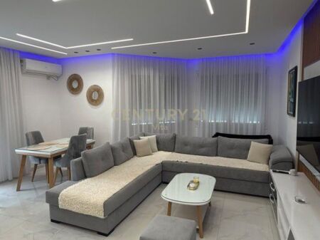 JEPET ME QIRA APARTAMENT LUKSOZ 1+1 I MOBILUAR, ME PAMJE NGA DETI !