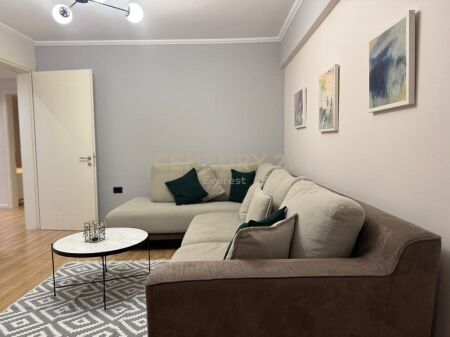 RRUGA E DURRESIT, APARTAMENT 2+1 ME QIRA!