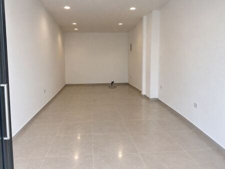 NEGOZIO IN AFFITTO 33 M2 MINE PEZA 60.000 LEKE FH-93240