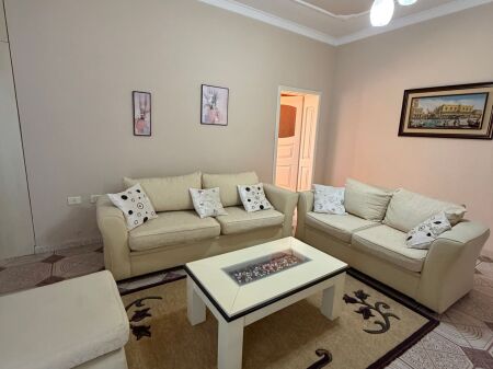 Qera | Shtëpi private 3 + 1 | Sauk | 600 €/muaj