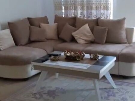 Jepet me qira apartament 1+1 tek Rruga Jordan Misja , Bulevardi i Ri , ish Stacioni i Trenit .