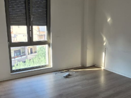 JEPET ME QIRA AMBIENT ZYRE 110 m² | Rr KAVAJËS  (RRUGA MIHAL DURI)