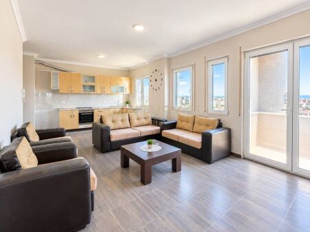 APARTAMENT 2+1+2 TUALETE + BALLKONE ME PAMJE TE LIRE ORJENTIM JUG-LINDJE-PERENDIM GJITH KOHES DRITE ,TEK STADIUMI !!