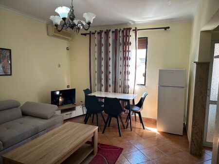 Apartament 1+1 per shitje Laprake !
