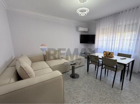 Jepet me qira apartament 3+1 në Bulevardin Zogu I!