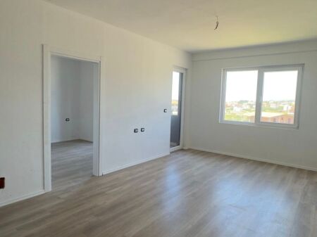 Shitet Apartament 1+1+Post Parkimi Paskuqan