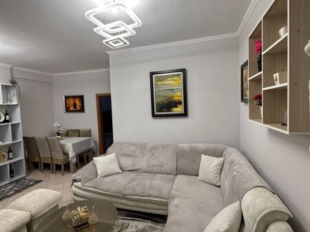 Shitet Apartament 2+1 në Yzberisht