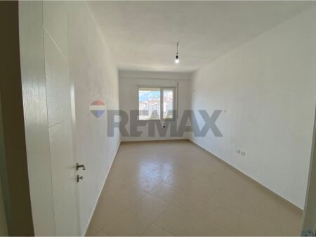 Shitet apartament 2+1 ne Fresk!