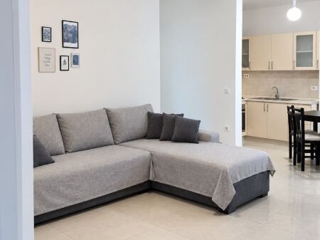 Jepet Me Qera Apartament 1+1+1 Ballkon