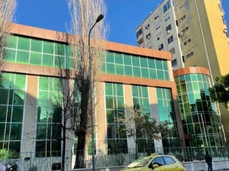 Apartament 1+1+post parkimi , i sapo mobiluar tek Shkolla e Baletit   