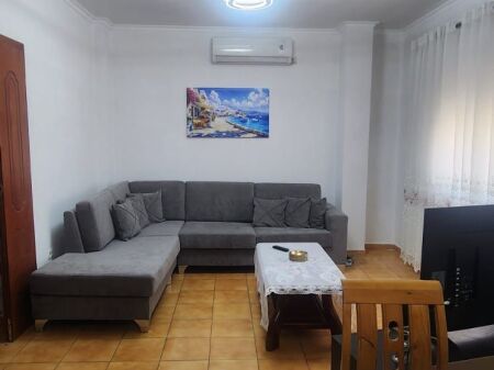 Apartament 2+1 me qira – Rruga Zonja Çurre, prane Shkolles se Baletit, Tiranë