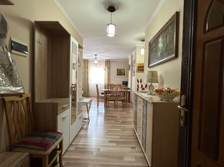 Vendo appartamento 1+1 vicino all'ufficio postale spiaggia Durres
