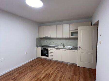 Jepet me qira 1+1 bosh te 21 Dhjetori 46.000 mije leke