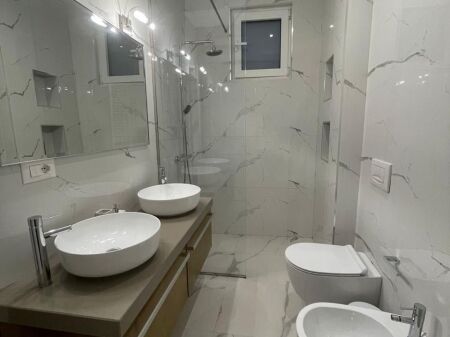 Jepet me qera apartamenti 2+1