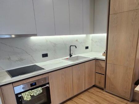 Jepet me qira apartament 1+1 te Mine Peza te Golden Tower!