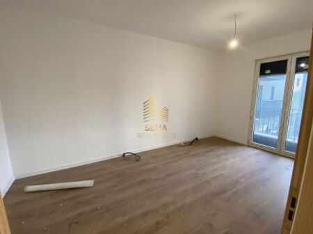 Affitto, Locale commerciale, 5 Maji – Complesso ”Tirana Uptown”, 42.000 Lek/mese