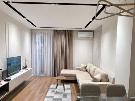 Apartment 2+1 for rent - Near Petronini Luarasi high school - Area: 75 m2 - Floor: 2 - Existing building - Distribution corridor - Living room - Separate kitchen with access to balcony  Price: 90,000 lek