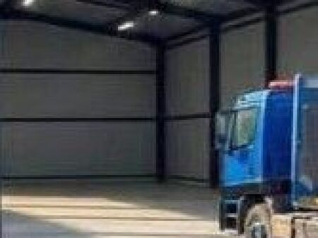 🏭 FOR RENT | WAREHOUSE 300 m² + YARD – MEZËZ