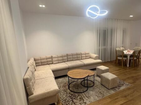 🏢5 May Street apartment for rent 2+1+2+veranda, furnished.1,150,000Lek  (gross)