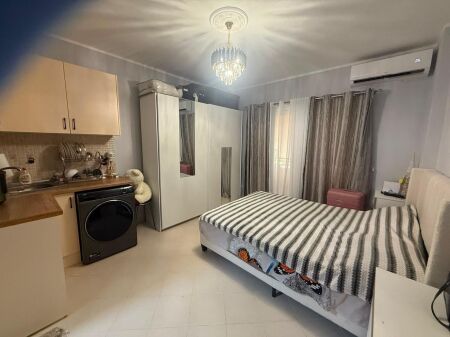 SHITET STUDIO – SHKËMBI I KAVAJËS