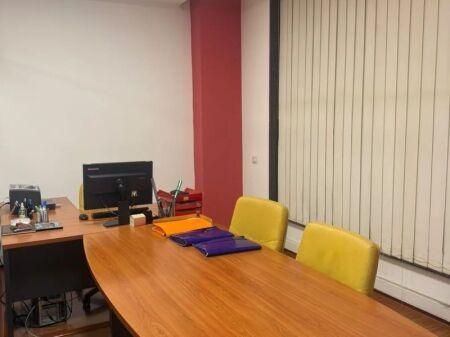 Zyre Me Qera 2+1 Tek Rruga e Elbasanit (ID BZ21022) Tirane.
