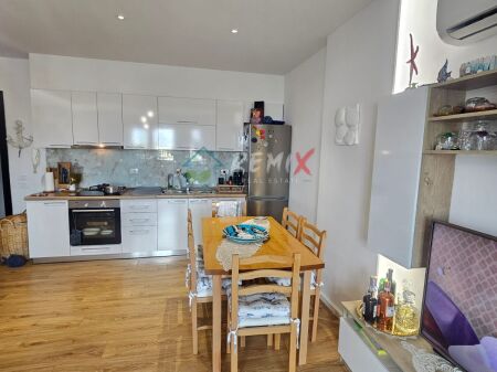  Jepet me qera apartament 1+1 totalisht i mobiluar ne Plepa Durrës