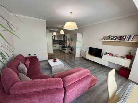 Qera, Apartament 2+1+2, Fresk, Tiranë.