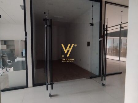 SHITET AMBIENT BIZNESI 27 M2 TE GOLDEN TOWER, MINE PEZA 86.400 EURO