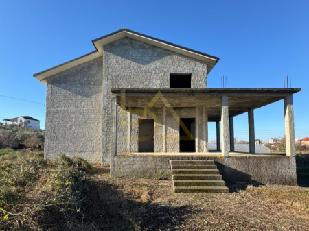 VILLA SU DUE PIANI CON TERRENO IN VENDITA – SHIJAK, DURRËS