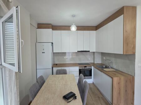 Affitto | Apartament 2 + 1 | Rruga 5 Maji | 550 €/mese