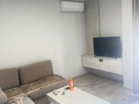For rent 1+1 5 May Street 55,000 leke