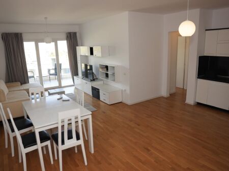 Jepet me qira apartament 2+1+2