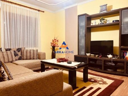 JEPET APARTAMENT ME QERA 2+1 +BALLKON "RRUGA JORDAN MISJA" 45.000 LEKE